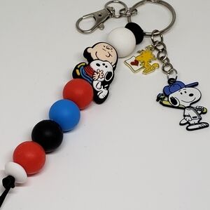 Handmade SiIicone Focal Beaded Charlie Brown Snoopy Keychain